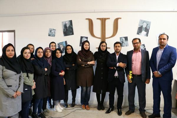 جمعی از اساتید و ذانشجویان