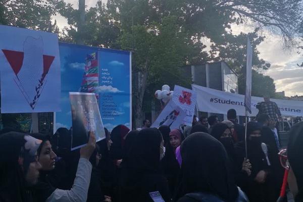 گردهمایی دانشجویان در حمایت از خیزش دانشجویان اروپا